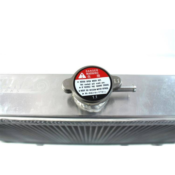 High-Performance Racing Radiator for Nissan Skyline R32